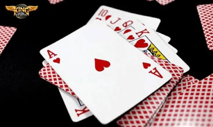 Sâm lốc là game bài có lối chơi đơn giản, dễ hiểu